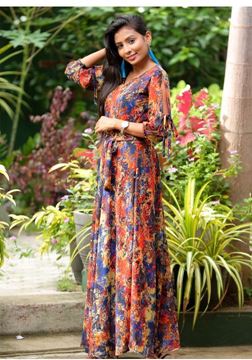 Picture of Sleeve Designed V-necked Maxi Dress with Belt